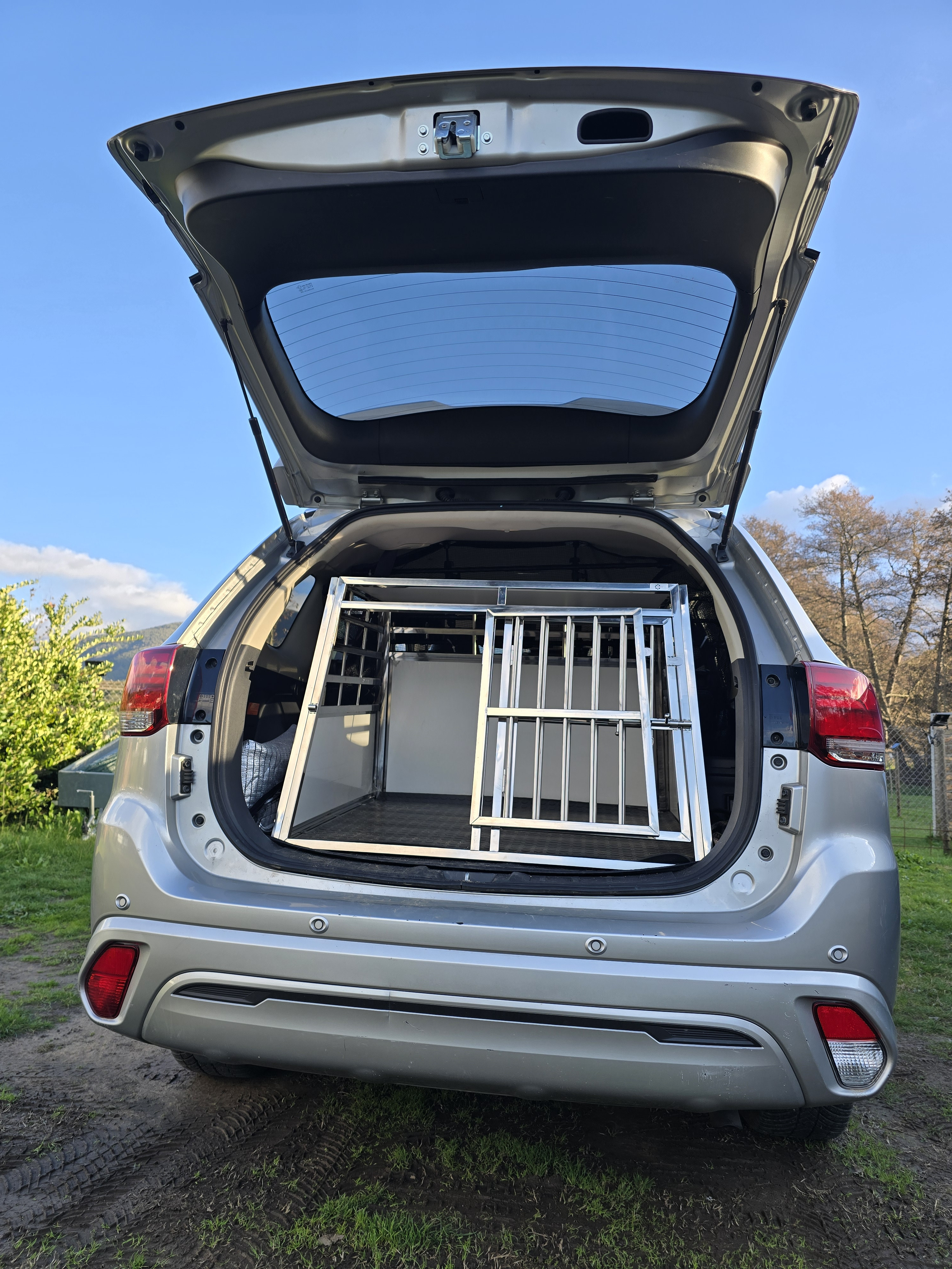 Quelle cage de transport choisir pour le coffre de ma voiture ? Le guide complet